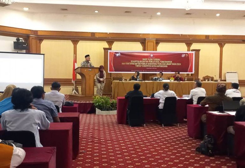 Asisten I Setkab Kukar Akhmad Taufik Hadiri Rapat Pleno DPHP dan DPS yang Digelar KPU