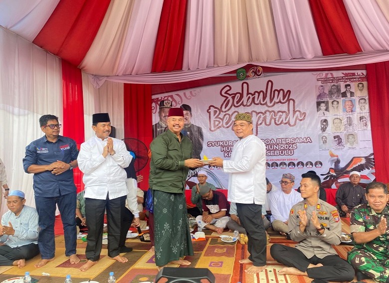 Bupati Kukar Edi Damansyah Hadiri Peringatan HUT ke-60 Kecamatan Sebulu, Apresiasi Pelestarian Tradisi Berseprah