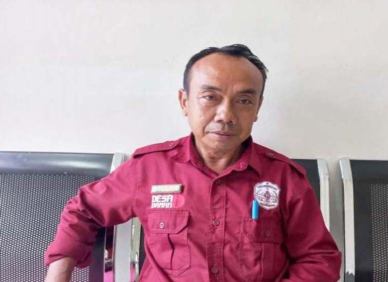 Pemdes Loleng Salurkan Bantuan Seribu Bibit Kelapa Sawit untuk Masyarakat
