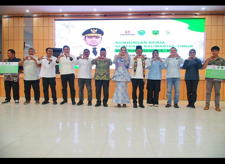Gubernur Kaltim Kunjungi Berau, Tinjau Lahan Pasca Tambang dan Serahkan Bantuan Untuk Masyarakat