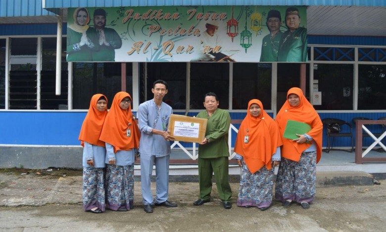 Dukung Program GEMA Kukar, SD Muhammadiah Wakafkan Al-Quran dan Iqro’