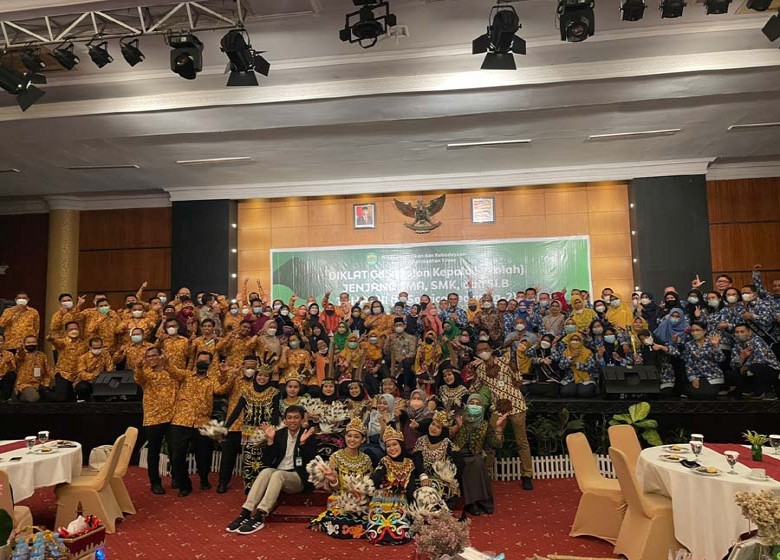 Kepala Sekolah Bentuk Insan Cerdas dan Kompetitif