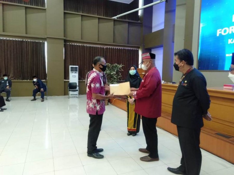 Bupati Kukar Serahkan SK 87 CPNS Formasi Guru 2019