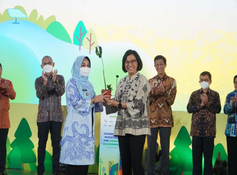 Bupati Sri Juniarsih Mas Hadiri Launching Program SMV Bersama Menkeu Sri Mulyani
