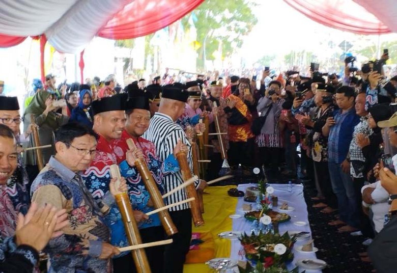 Ketua DPRD Kukar Abdul Rasid Ikuti Beseprah