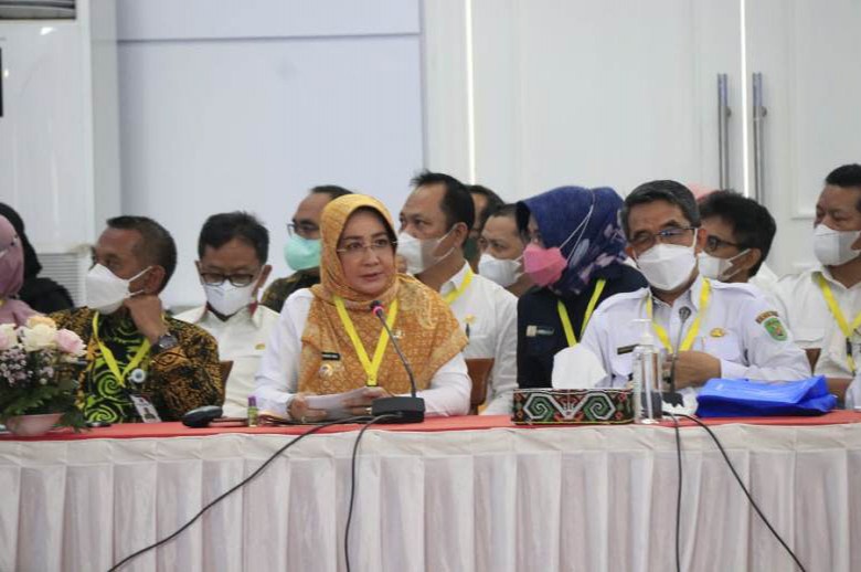 Bupati Sri Juniarsih Meminta Masyarakat untuk Bersabar
