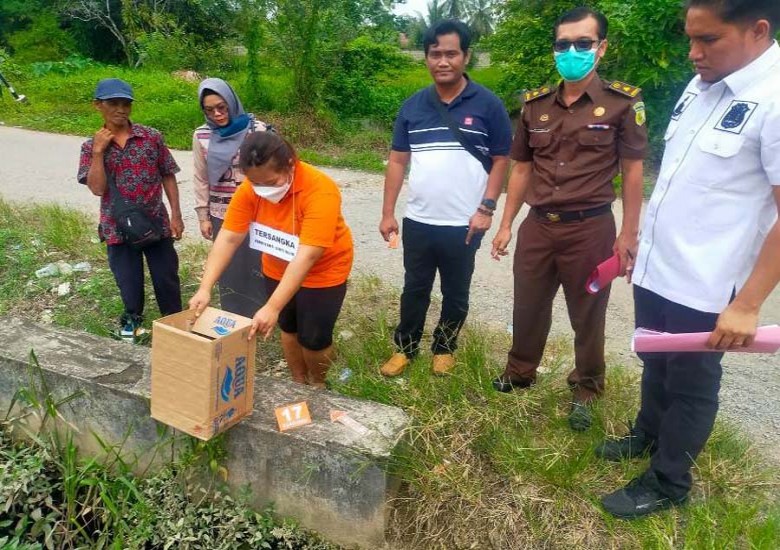 Polisi Lakukan Rekontruksi Kasus Pembuangan Bayi di Jonggon Kukar