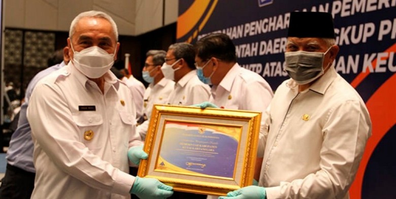 Pemkab Kukar Terima Penghargaan WTP