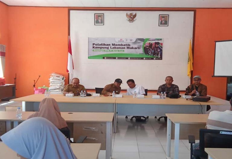Dukung Peningkatan Ekonomi Kampung Labanan Makarti, PT Berau Coal Berikan Pelatihan Membatik