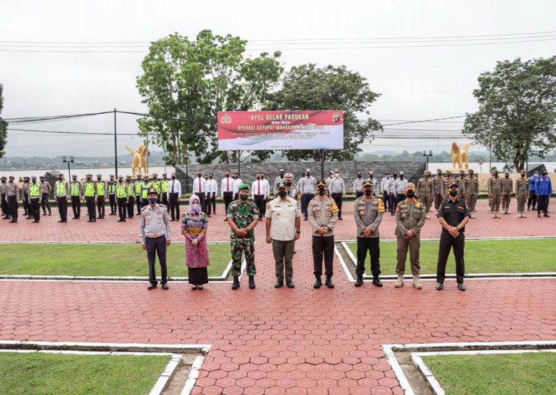 Bupati Kukar Pimpin Apel Gelar Pasukan, Edi: Pemerintah Jamin Kenyamanan dan Kemanaan Perayaan Idul Fitri 1443 H