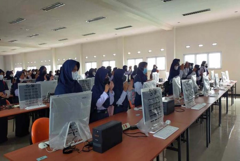 Promosikan Film Perisai Mahakam ke Pelajar SMP N 1 Tenggarong