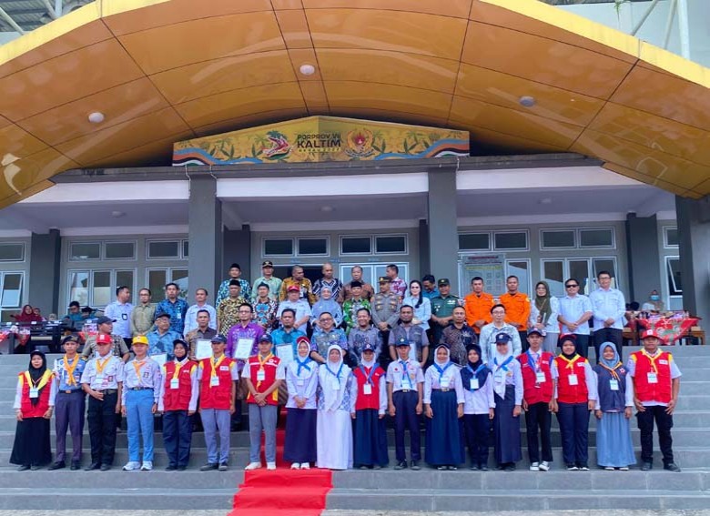 Peringatan HUT PMI Ke-79, Bupati Sri Apresiasi Tokoh Pendonor Aktif Hingga 108 Kali