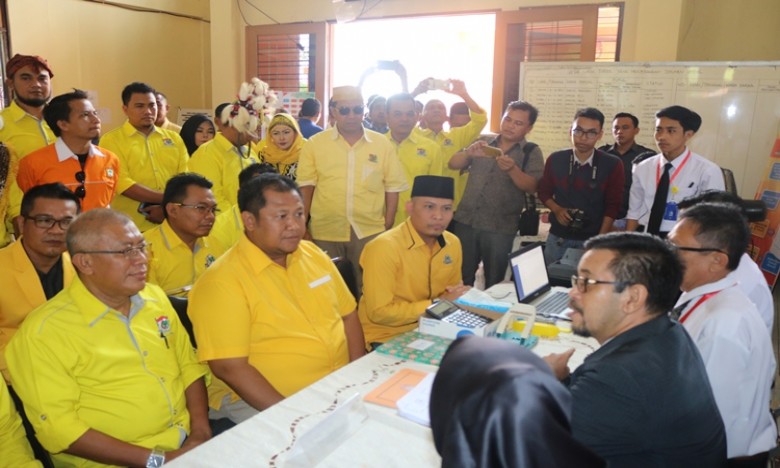 Golkar Kukar Daftar ke KPU