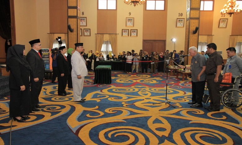Gubernur Lantik Pengurus BPRS Provinsi Kaltim