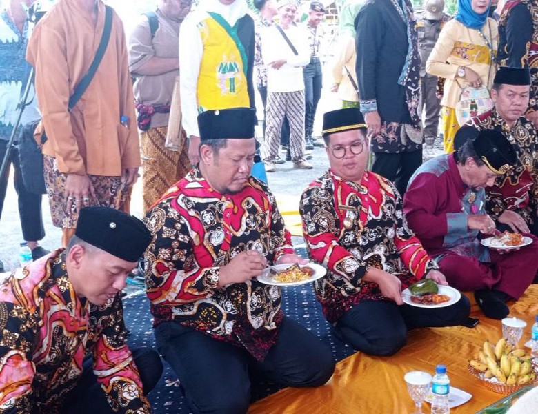 Jalin Kebersamaan dengan Masyarakat