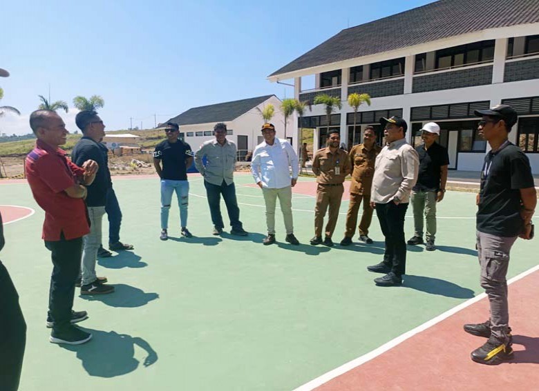 Gasali Minta Kontraktor Segera Perbaiki Retakan Siring dan Area Parkir SDN 022 Balikpapan Timur