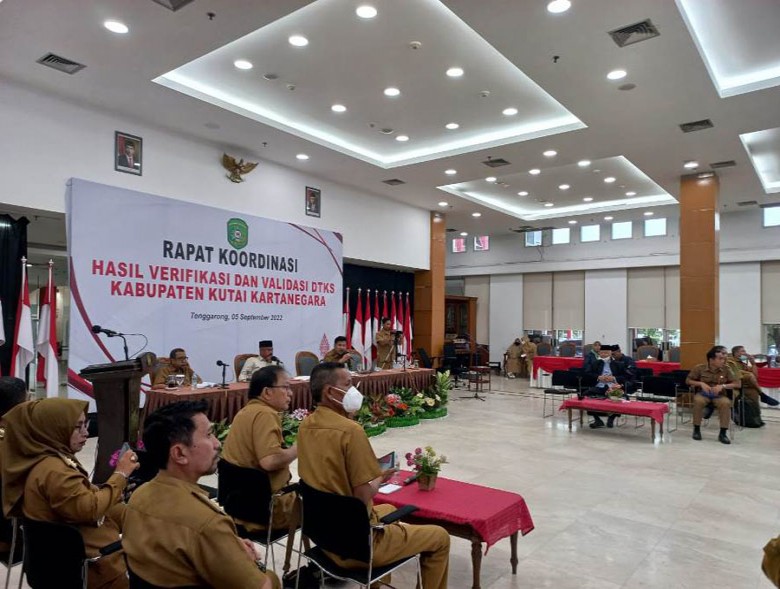 Pimpin Rakor Verifikasi dan Validasi DTKS, Bupati Edi: Program Penanganan Kemiskinan, Data Harus Akurat