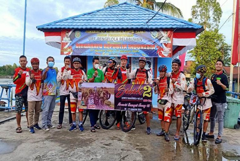 Dengan Semangat 45,  Klub SBC Gelar Gowes Salak 2