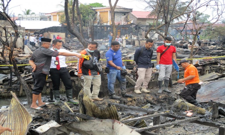 Selidiki Penyebab Kebakaran, Tim Inafis Polres Kukar Lakukan Olah TKP