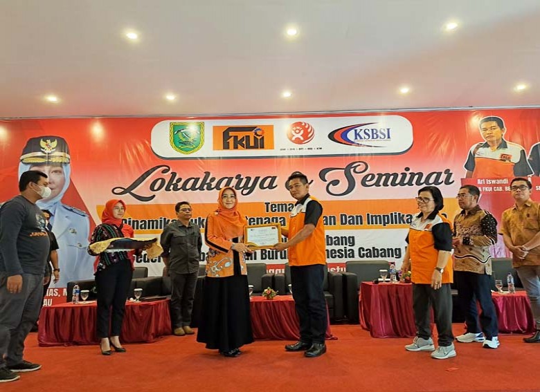 Bupati Berau Tegaskan Komitmennya Tingkatkan Kesejahteraan dan Menyelesaikan Berbagai Permasalahan Buruh
