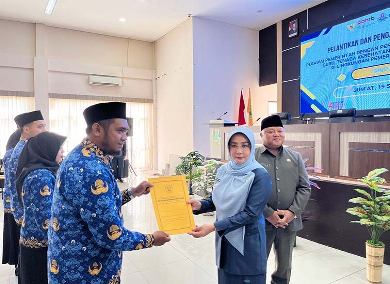 Bupati Berau Lantik 354 PPPK Tahap II , Sri Juniarsih Tekankan Profesionalisme dan Loyalitas