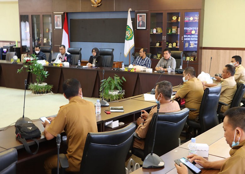 Komisi III DPRD Gelar Hearing Terkait Perbaikan Jalan Penghubung Antar Desa Dapil VI