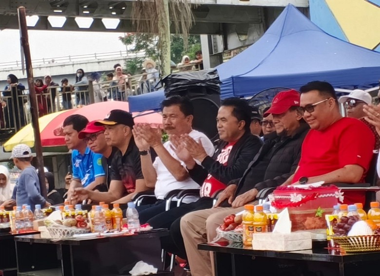 Ketua DPRD Kukar Apresiasi Pawai Pembangunan, Dorong Kreasi Lokal Mendunia