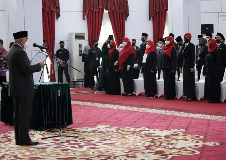 Gubernur Isran Lantik 154 PNS, Harapkan Memberikan Pelayanan Kepada Masyarakat