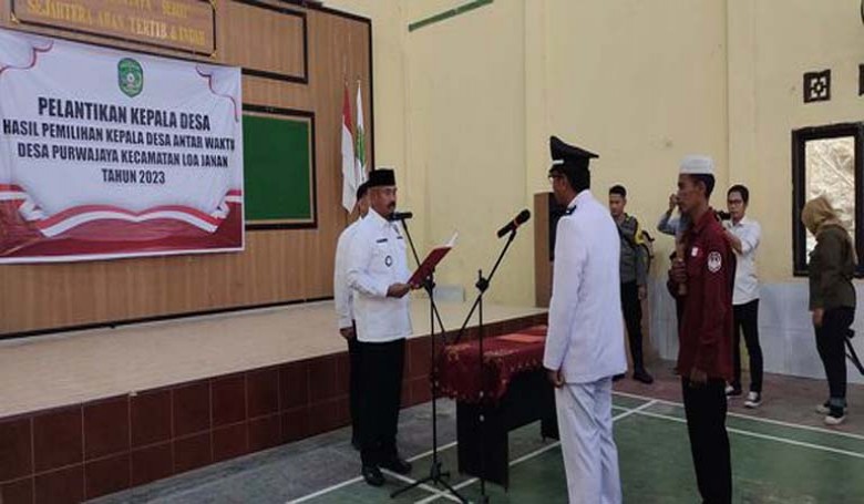 Dilantik Sebagai PAW Kades Purwajaya, Adi Sucipto Siap Jalankan Amanah