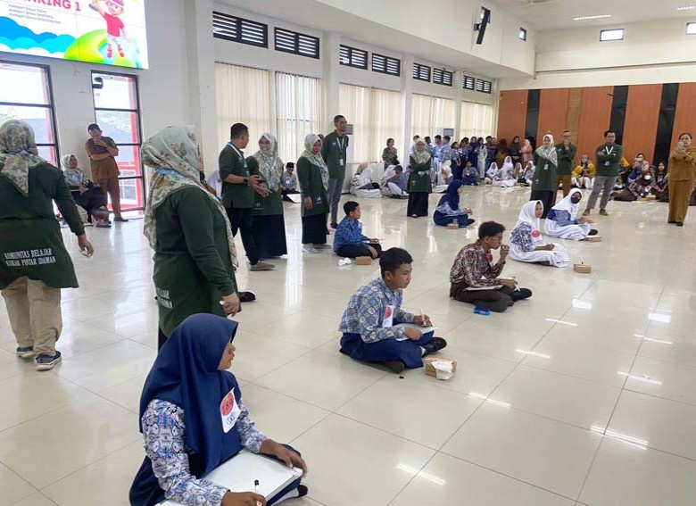 Tingkatkan Pengetahuan dan Wawasan, Ratusan Peserta Didik SMP Ikuti Lomba Rangking 1