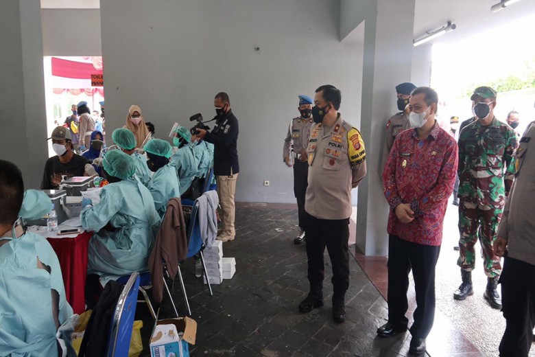 Wagub Hadiri Serbuan Vaksinasi Nasional Covid-19 Tahap II, Harapkan Masyarakat Mendapatkan Vaksin Semua