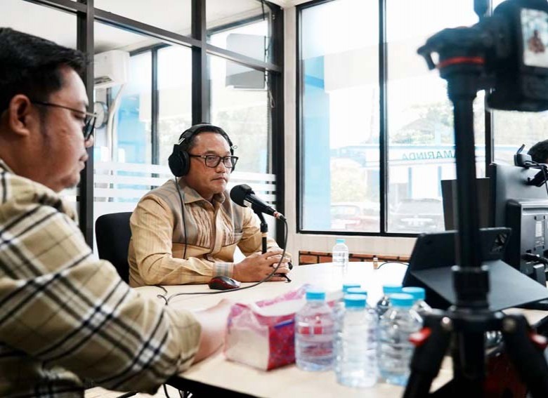 HUT ke-81 RRI, Wagub Seno Jadi Penyiar di RRI Samarinda