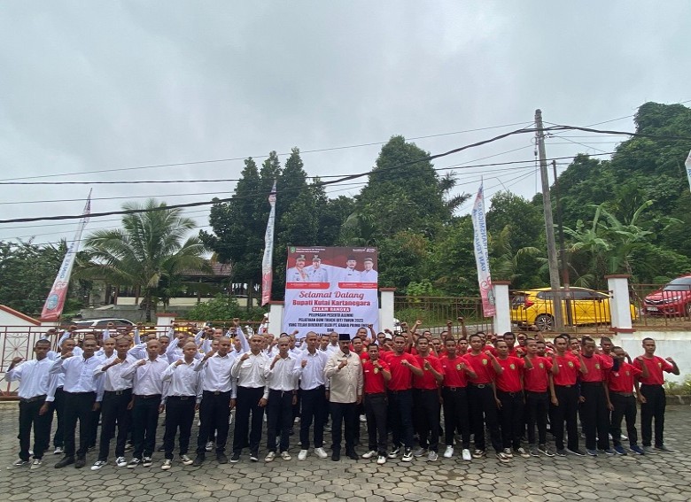Bupati Kukar Imbau Perusahaan Daerah Saling Koordinasi Terkait Kebutuhan Tenaga Kerja