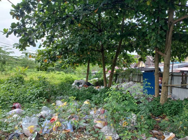 Tumpukan Sampah di Lahan Eks Pasar Tenggarong