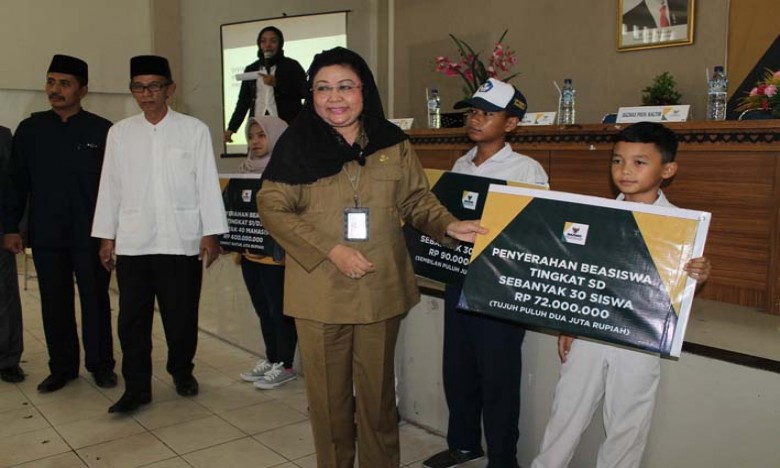 130 Pelajar dan Mahasiwa Kaltim Terima Beasiswa Dari Baznas 