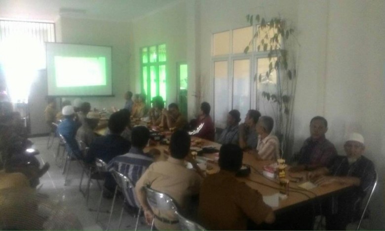 RT se-Kelurahan Timbau Terima Laptop dan Printer