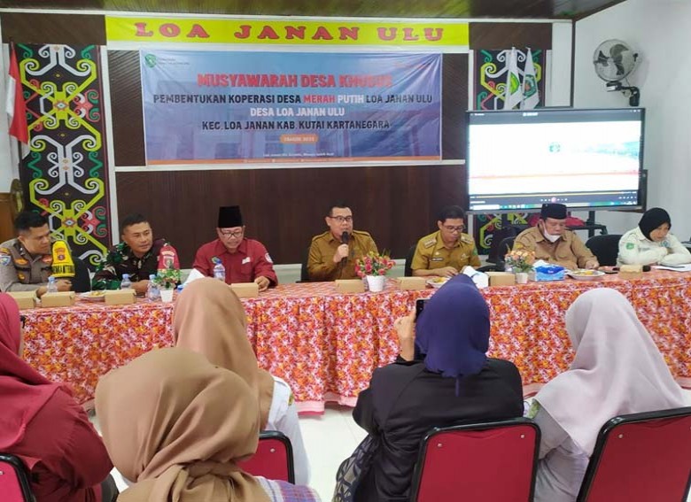 Kadis DPMD Kukar Hadiri Musdes Khusus Pembentukan Koperasi Desa Merah Putih Desa Loa Janan Ulu