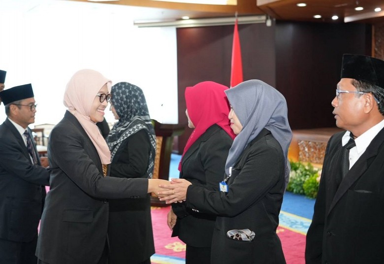 Sekda Sri Lantik ASN Jabatan Administrator dan Jafung