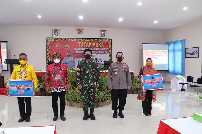 Berau Terima Bantuan Oxygen Consentrator dan Tenaga Dokter dari TNI