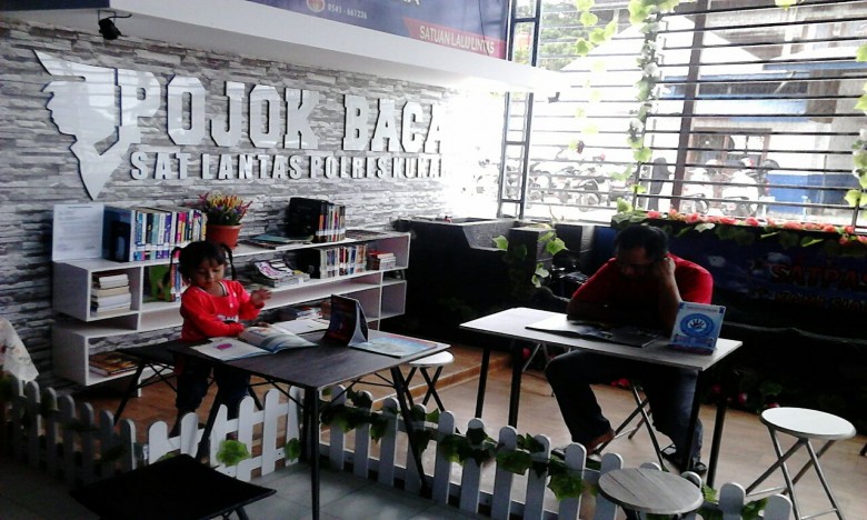 Satlantas Polres Kukar Buka Ruang Pojok Baca