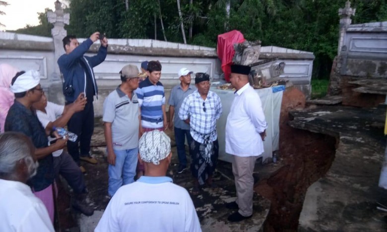 Pura Prajepati Alami Kerusakan, Disebabkan Adanya Pergeseran Tanah
