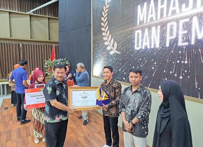 Dispora Kukar Apresiasi Tiga Pemuda Ukir Prestasi pada Lomba Pekan Inovasi Daerah 2023