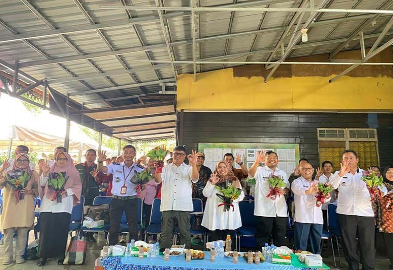 DLHK Kukar Gelar Sosialisasi Pengelolaan Administrasi Bank Sampah di Maluhu