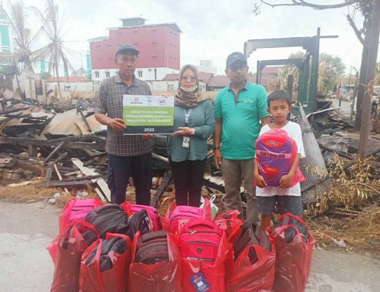 13 Anak Korban Dampak Kebakaran, PT Berau Coal Bantu Perlengkapan Sekolah