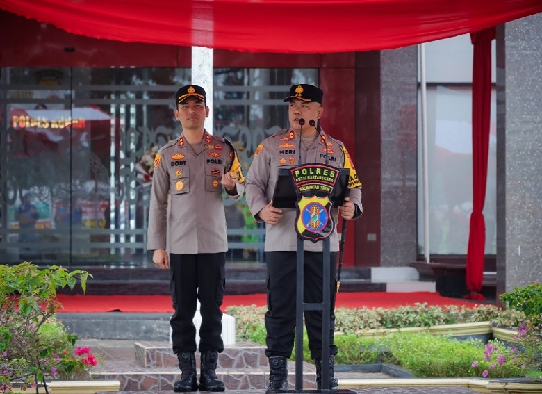 Serah Terima Jabatan Kapolres Kutai Kartanegara, AKBP Dody Surya Putra Resmi Gantikan AKBP Heri Rusyaman