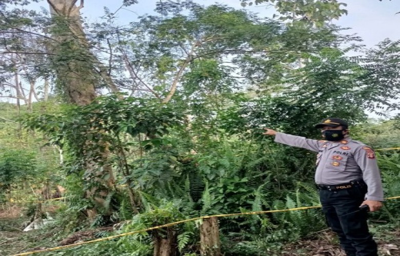 Perempuan Paruh Baya Tewas Gantung Diri
