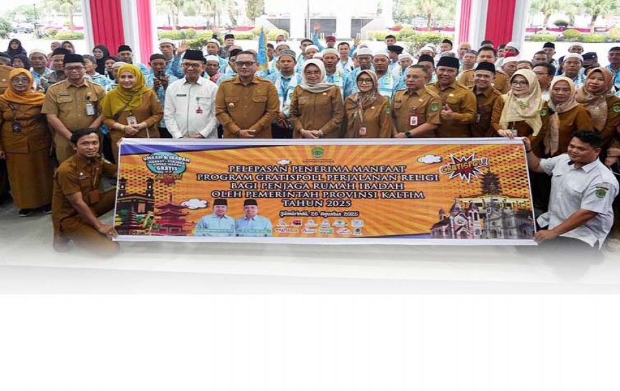 Wagub Seno Aji Melepas Keberangkatan 211 Jemaah Umrah bagi Marbut Masjid