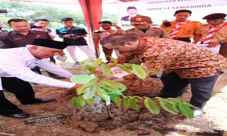 Wagub Imbau Sekolah Tanam Bibit Endemik Kaltim