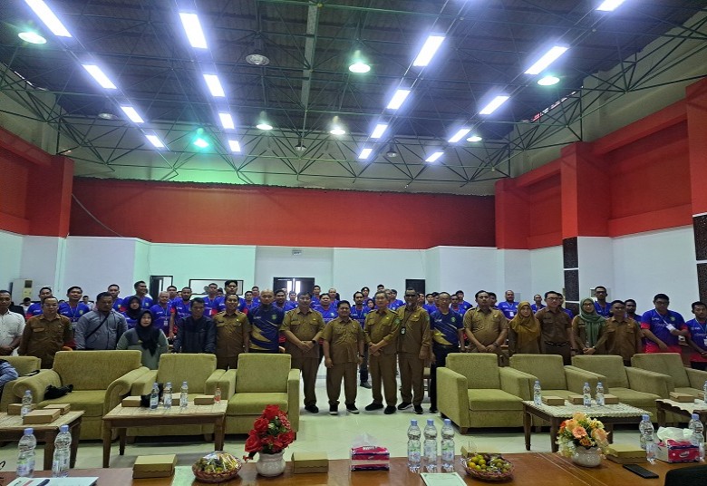 Dispora Kukar Fasilitasi Pelatih SSB Usia Dini Memiliki Legalitas