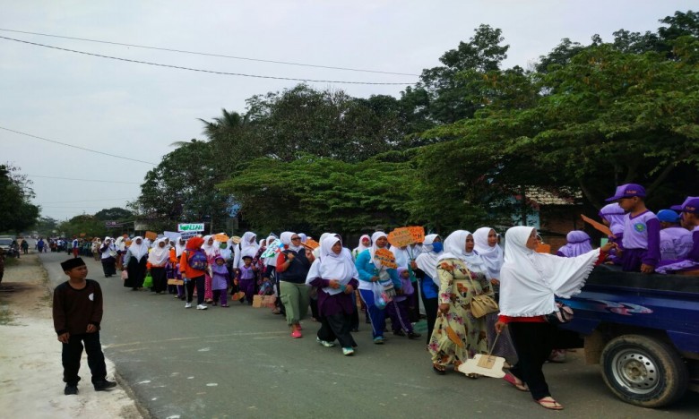 Keleurga Besar SIT Al Ihsan Muara Kaman  Adakan Jalan Sehat dan Penggalangan Dana